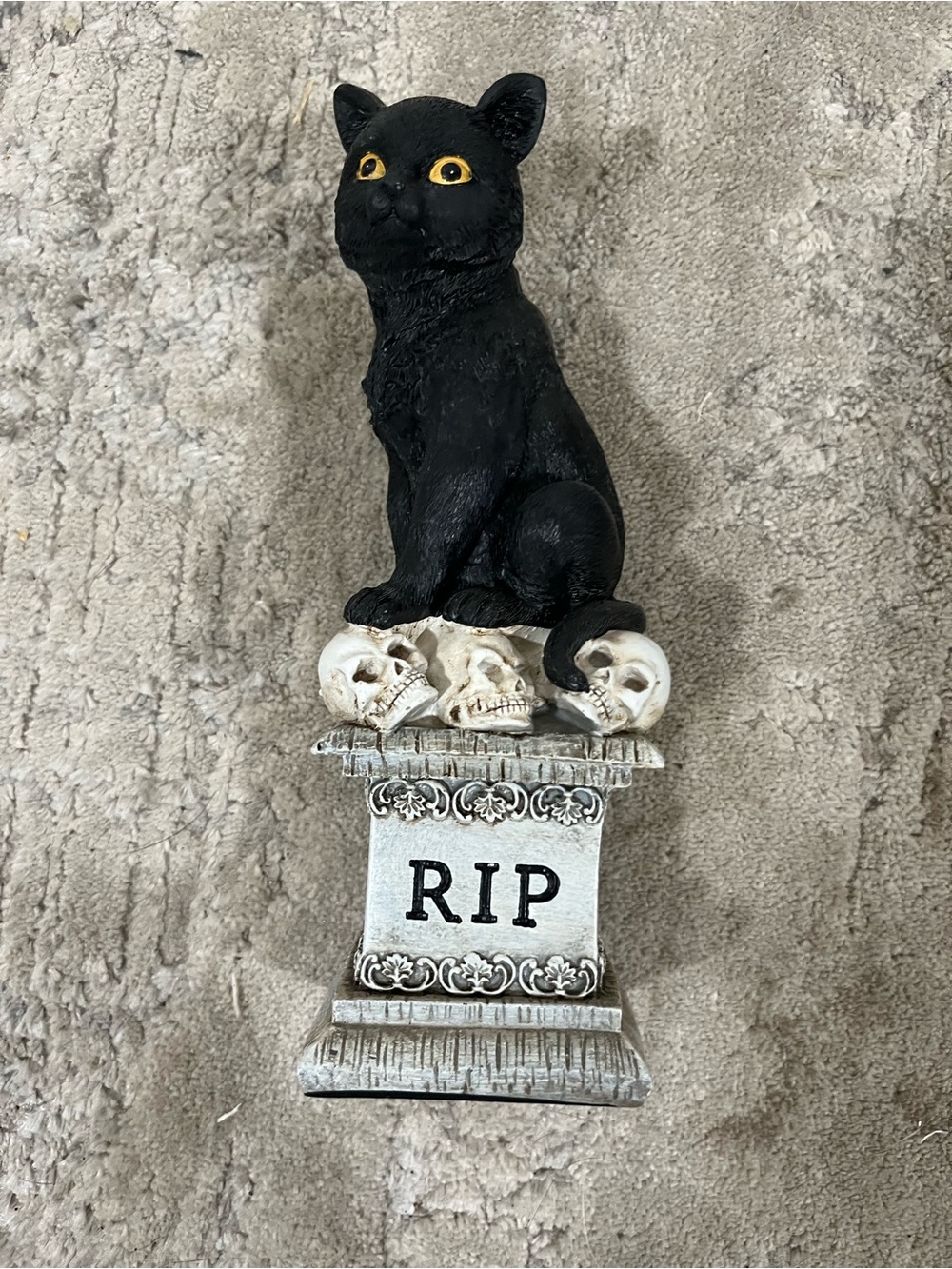 Black Cat Tombstone Figurine with Skulls - Gorgeous Decor